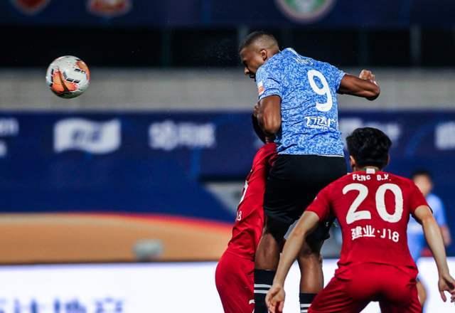 包含江苏苏宁连胜武汉卓尔，继续追赶前四的词条