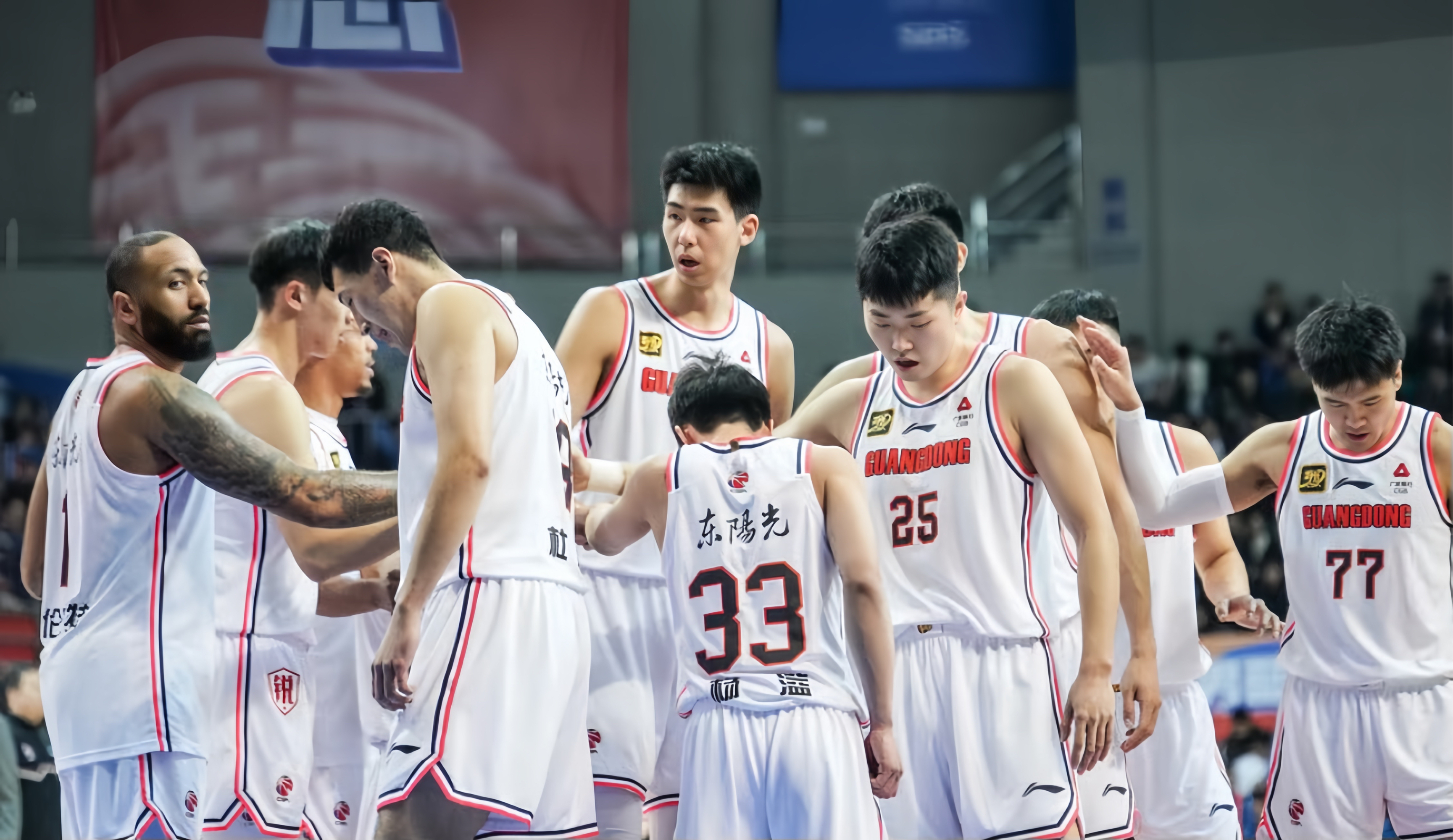 包含CBA篮球联赛实力对决，局势瞬息万变的词条