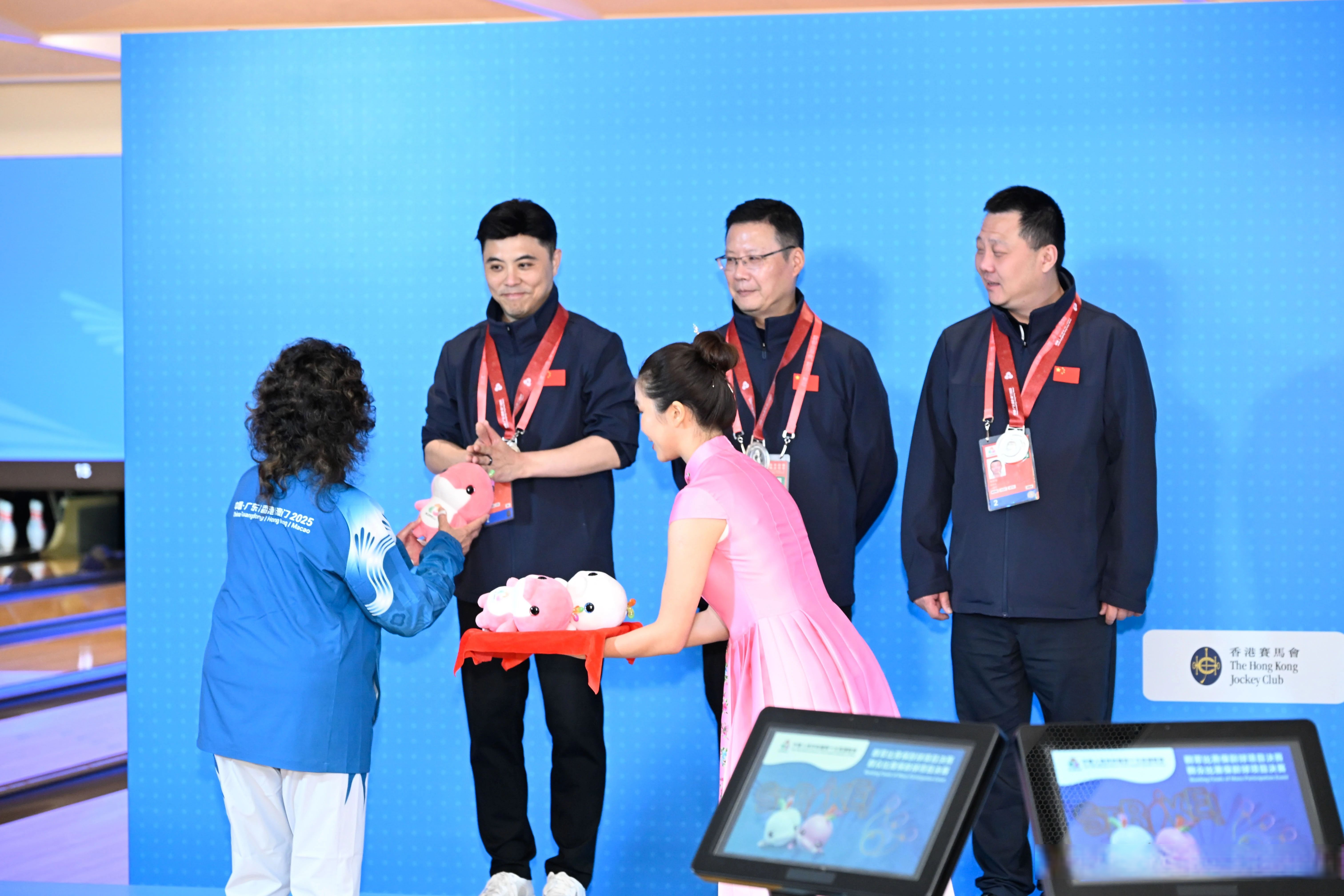 参赛选手带伤上阵，斩获个人赛银牌