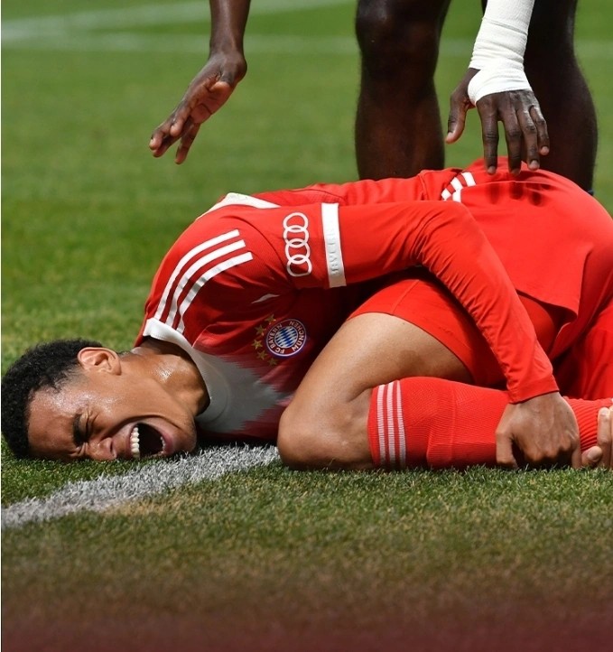 九游娱乐官方网站-比赛中球员之间发生了激烈的争执