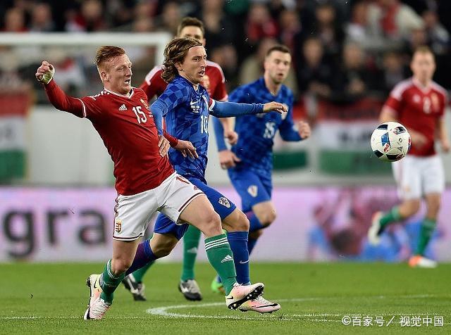 包含克罗地亚不敌匈牙利，小组头名悬了的词条