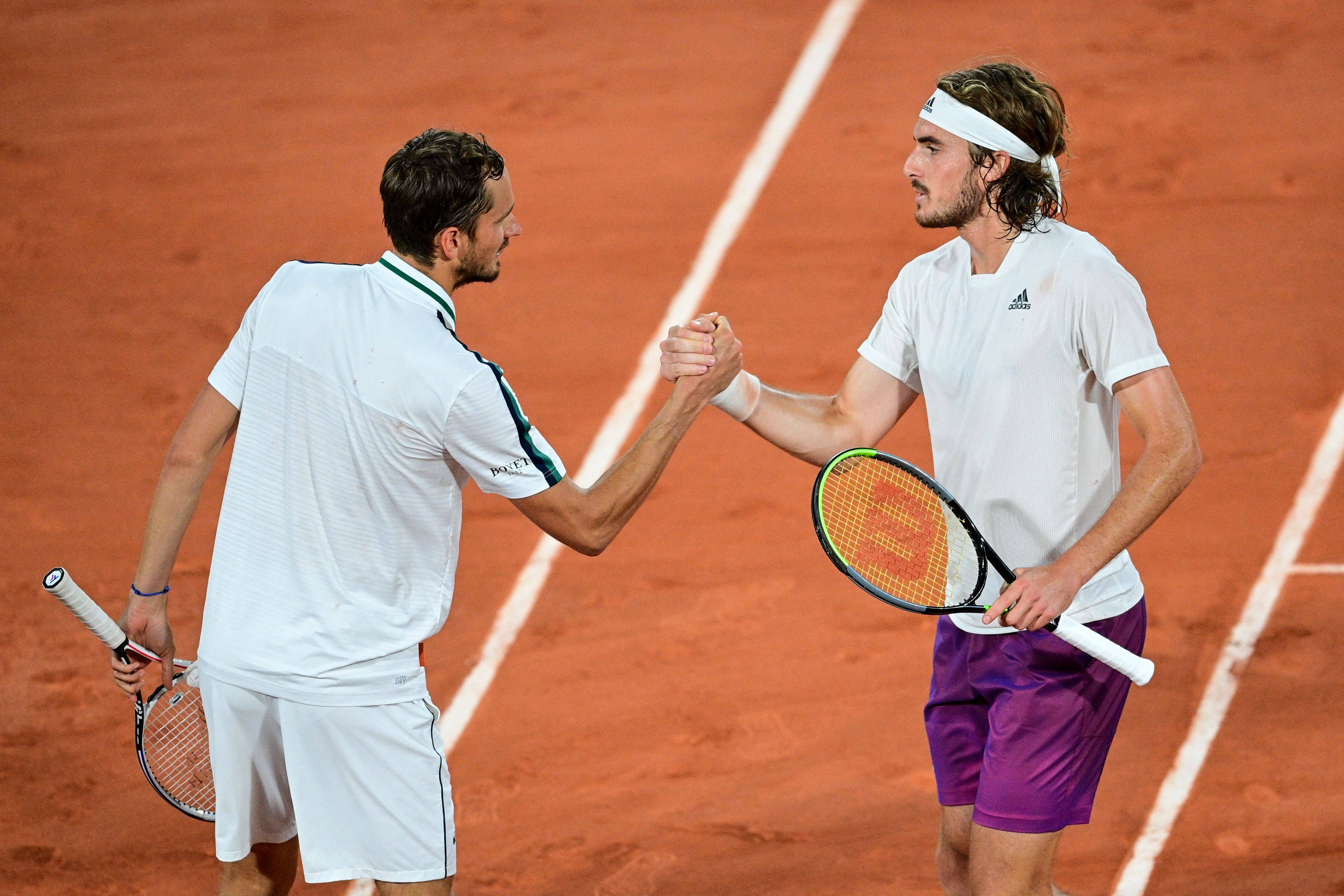 包含美国网球队翻盘世界网球队,西西帕斯一己之力扛起全队的词条 包含美国网球队翻盘世界网球队,西西帕斯一己之力扛起全队的词条