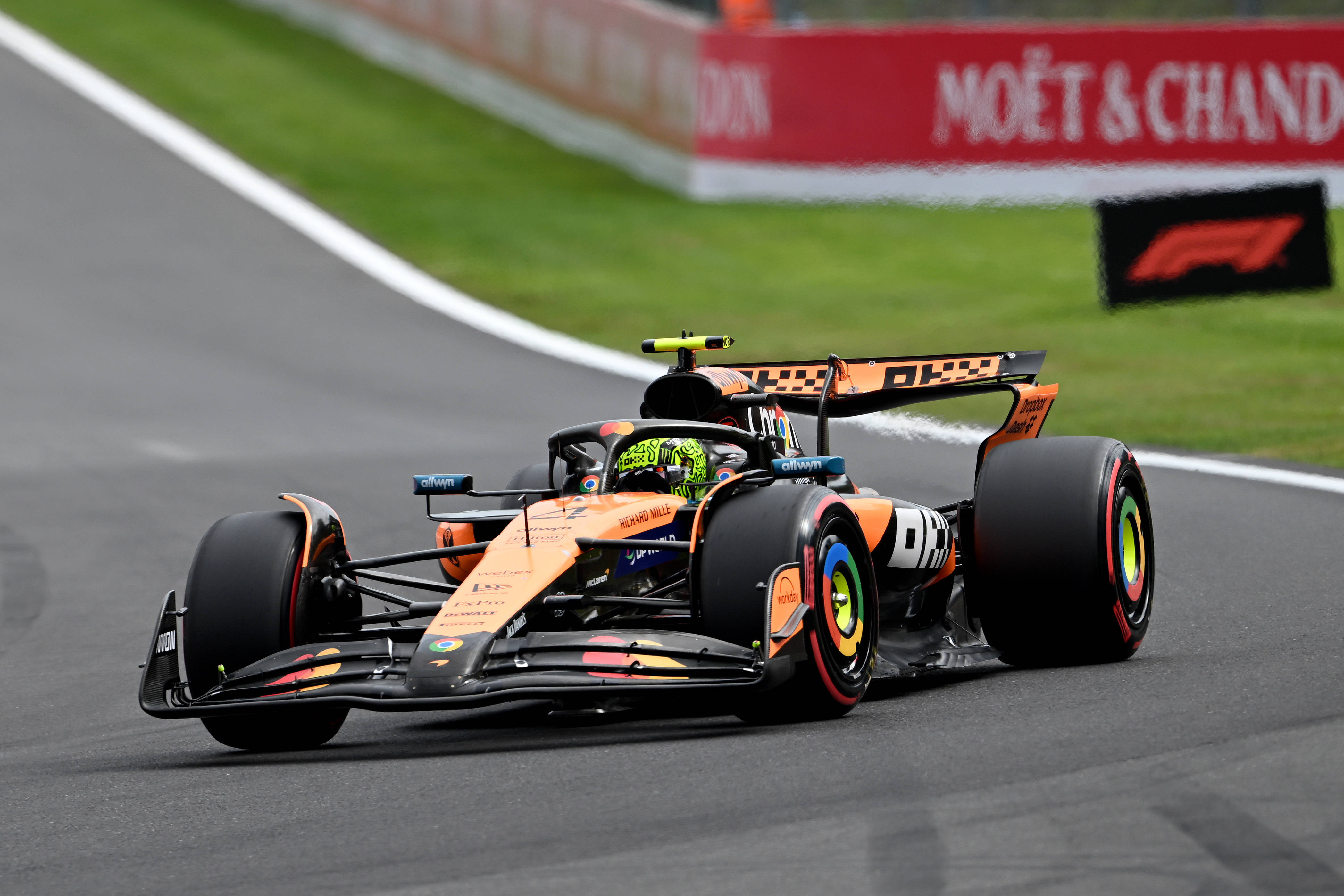 包含威廉姆斯翻盘红牛车队，勒克莱尔惊艳四座的词条